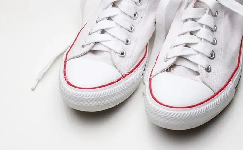 意昂2账号登录入口路畅科技**耐克拖鞋爆款 2024 年新款：舒适
性和时尚性的完美结合**