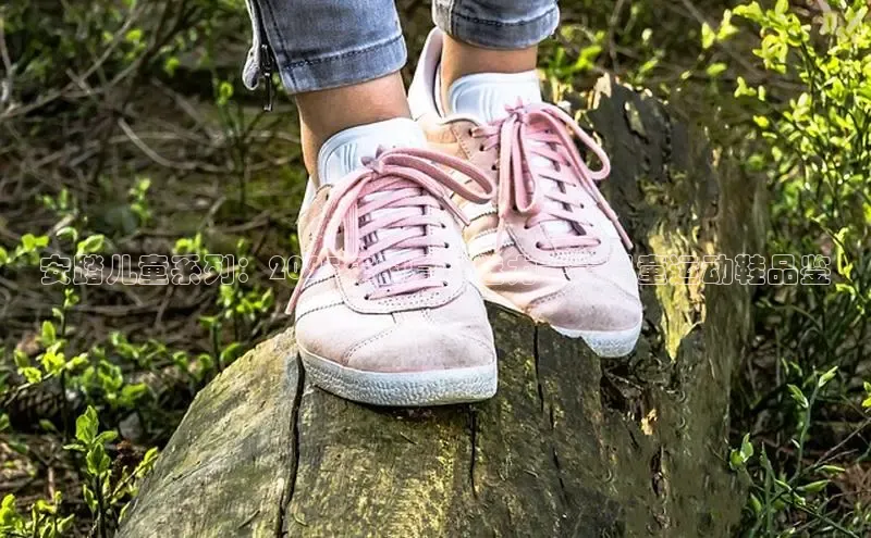 安踏儿童系列：2025年的夏日魅力——男童运动鞋品鉴